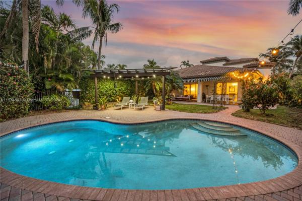 Admirals Cove, 833 E Spinnaker Dr, Hollywood, Florida 33019, image 1