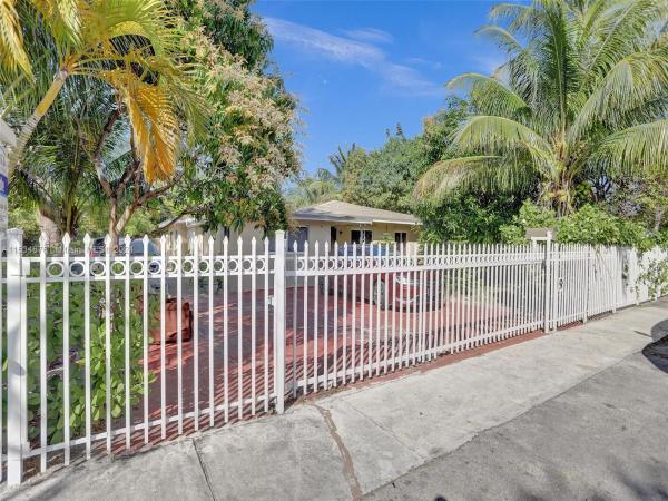Irons Manor High Pine, 721 NE 137th St, North Miami, Florida 33161, image 1