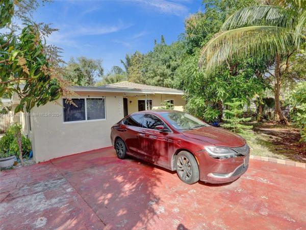 Irons Manor High Pine, 721 NE 137th St, North Miami, Florida 33161, image 3