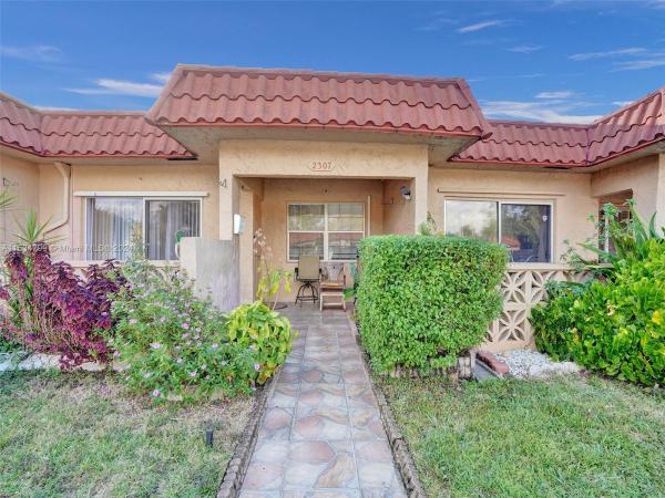 Oakbrook Village, 2307 SW 81st Ter #4, North Lauderdale, Florida 33068, image 1
