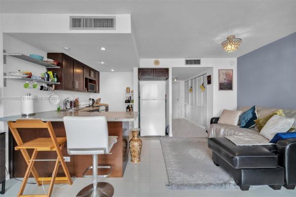 Winston Towers 200, 251 174th St #1810, Sunny Isles Beach, Florida 33160, image 3