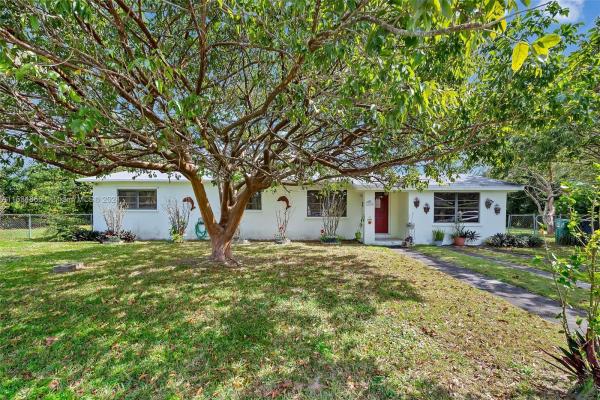 Kendall Estates, 11505 SW 109th Ave, Kendall, Florida 33176, image 1