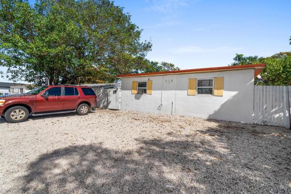 Dorsey Park, 516 NW 18th Ave #1-2, Fort Lauderdale, Florida 33311, image 2
