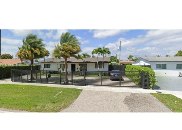 Heftler Homes, 5012 SW 102nd Ave, Kendall, Florida 33165, image 1