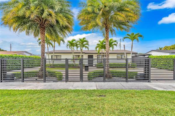 Heftler Homes, 5012 SW 102nd Ave, Kendall, Florida 33165, image 3