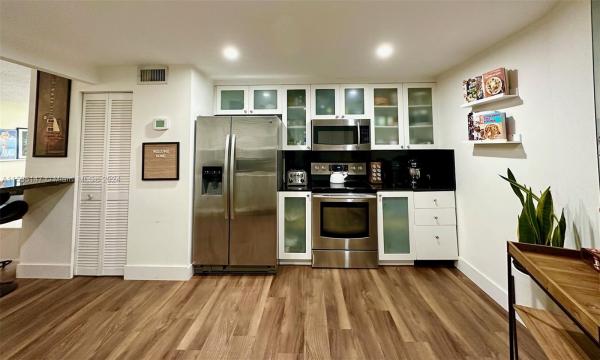 Octagon Towers, 1881 Washington Ave #4A, Miami Beach, Florida 33139, image 1
