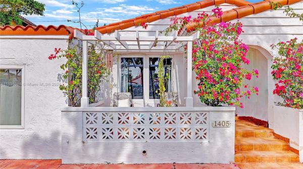 Oceanside Isle Of Normandy, 1405 Normandy Dr, Miami Beach, Florida 33141, image 3