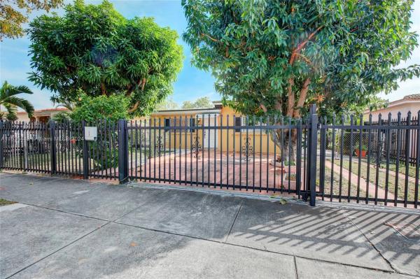 Hialeah Townhouses, 1355 W 2nd Ave, Hialeah, Florida 33010, image 1