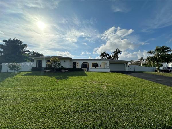 Bel Aire, 18424 SW 87th Ct, Cutler Bay, Florida 33157, image 2