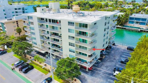St Regis, 9500 W Bay Harbor Dr #4H, Bay Harbor Islands, Florida 33154, image 2