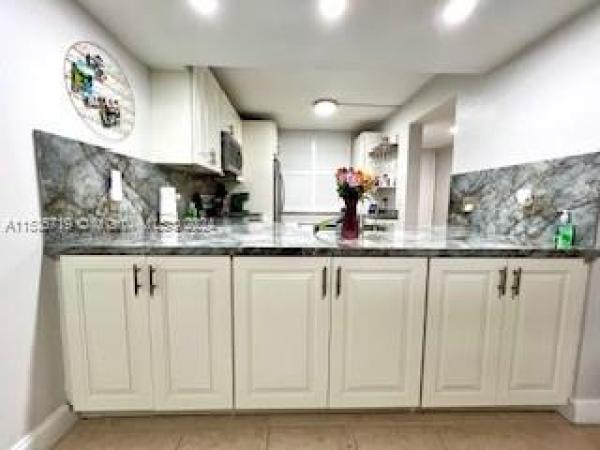 Whitehall Of Pine Island Ridge, 1524 Whitehall Dr #103, Davie, Florida 33324, image 2