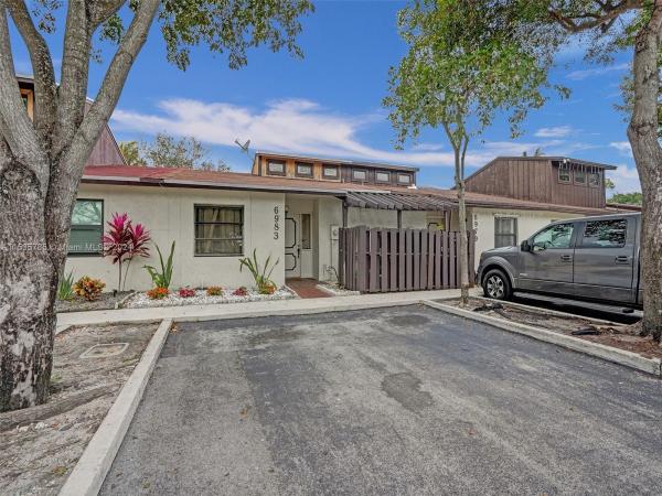 Woodscape Townhomes, 6983 SW 40th St #7-O, Miramar, Florida 33023, image 1
