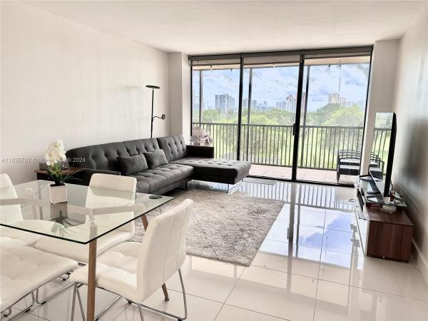 Coronado Tower 3, 20379 W Country Club Dr #537, Aventura, Florida 33180, image 3