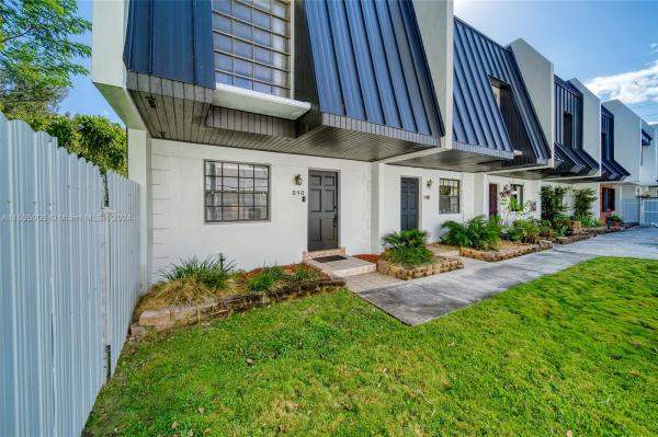 Miller Sixty-Seven Townhouses, 6667 Miller Dr #17, South Miami, Florida 33155, image 1