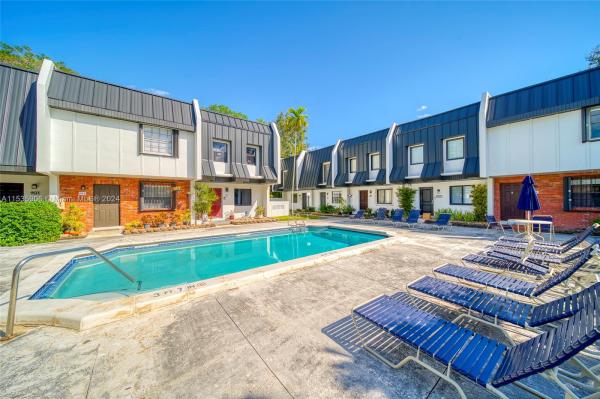 Miller Sixty-Seven Townhouses, 6667 Miller Dr #17, South Miami, Florida 33155, image 2