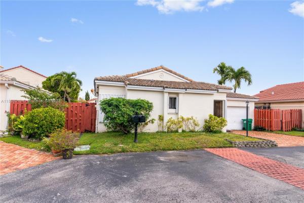 Poinciana Pointe, 529 SW 88th Pl E, Fountainebleau, Florida 33174, image 3