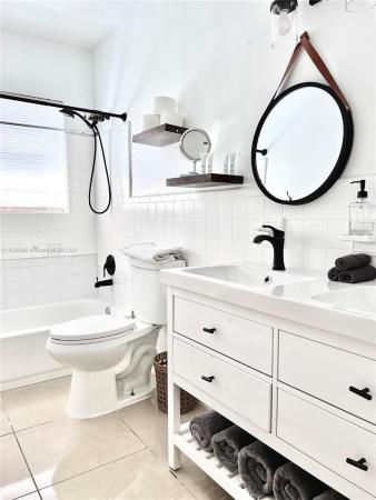 Melrose Manor, 411 SW 30th Ter, Fort Lauderdale, Florida 33312, image 1