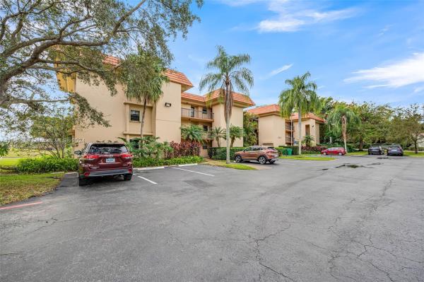 Coronado At Jacaranda, 200 Jacaranda Country Club Dr #1B, Plantation, Florida 33324, image 2
