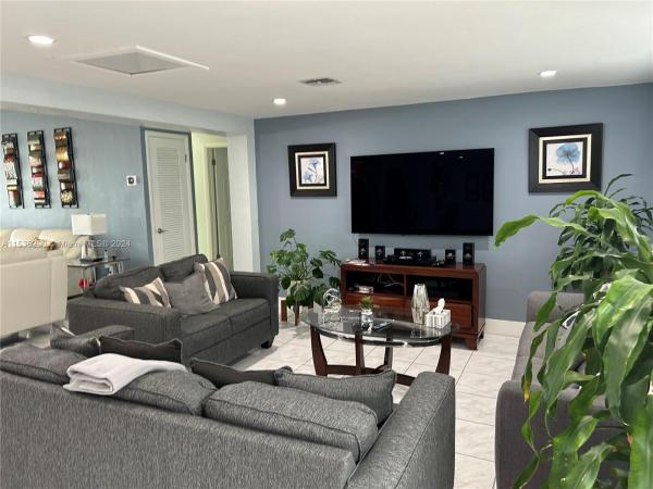 Fairway Pines, 10540 SW 161st Ter, Palmetto Estates, Florida 33157, image 2