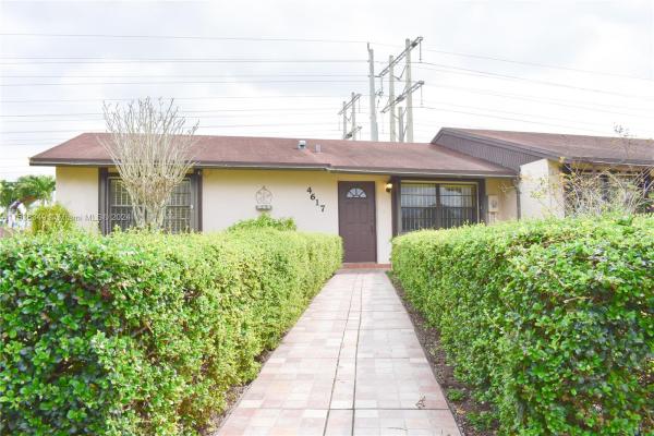 San Sebastian Townhouses, 4617 SW 136th Pl #4617, Kendale Lakes, Florida 33175, image 1