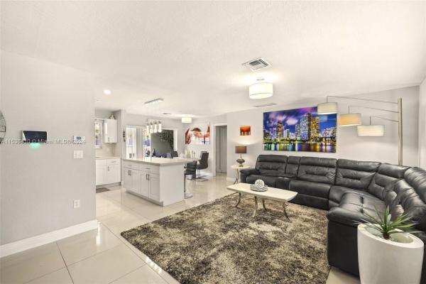 Hollywood Heights, 3206 Wilson St, Hollywood, Florida 33021, image 2