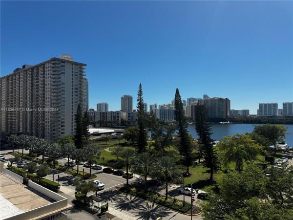 Winston Towers 500, 301 174th St #811, Sunny Isles Beach, Florida 33160, image 1