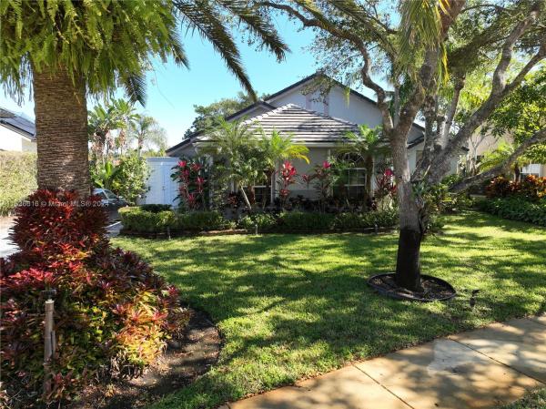 The Laurels, 721 E Laurel Ln E, Pembroke Pines, Florida 33027, image 1
