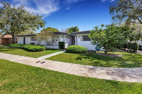 Riviera, 850 Benevento Ave, Coral Gables, Florida 33146, image 2