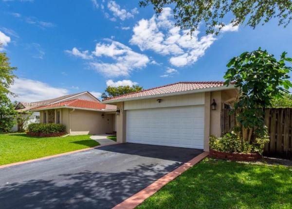 Cimarron At Loggers Run, 21452 Woodchuck Ln, Boca Raton, Florida 33428, image 2
