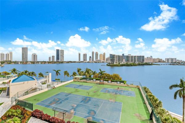 Hidden Bay, 3370 NE 190th St #812, Aventura, Florida 33180, image 2