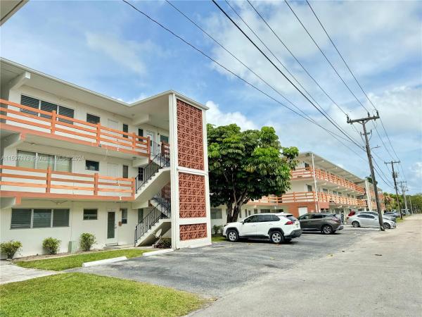 Floridian Arms, 1430 NE 170th St #122, North Miami Beach, Florida 33162, image 1