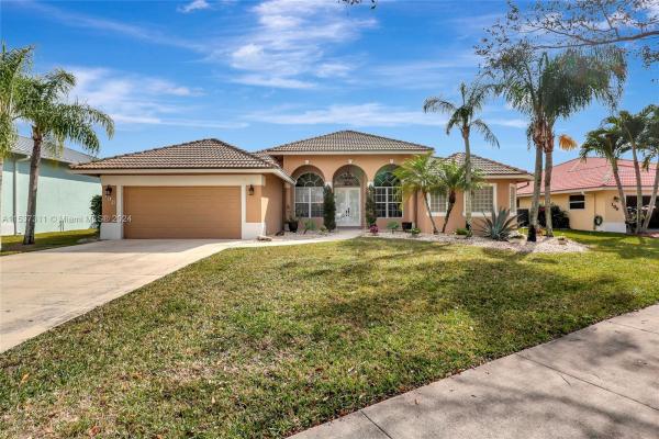 The Estates Of Royal Palm Beach, 198 Cypress Trce, Royal Palm Beach, Florida 33411, image 1