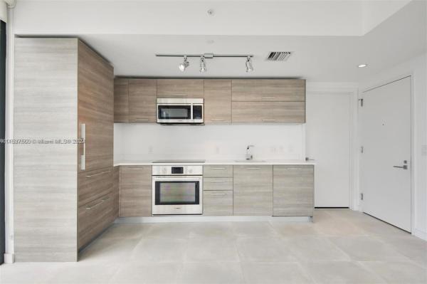Paraiso Bay, 650 NE 32nd St #2308, Miami, Florida 33137, image 2
