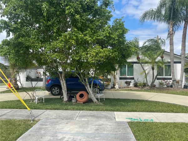 Cutler Ridge, 10331 SW 212th St, Cutler Bay, Florida 33189, image 3