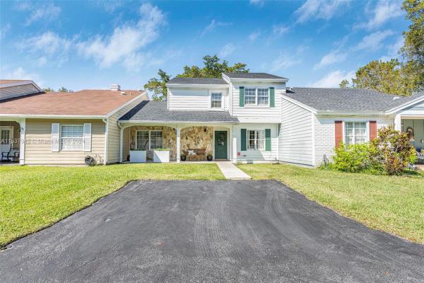 Hickory Lane Country Villas At Country Walk, 14526 SW 142nd Ct Cir, Country Walk, Florida 33186, image 1