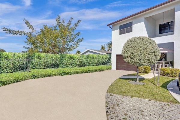 Gracewood, 6045 Pierce St #A-D, Hollywood, Florida 33024, image 3