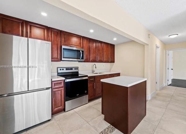 Doral Gardens, 4670 NW 79th Ave #1E, Doral, Florida 33166, image 1