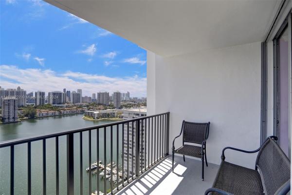 Commodore Plaza Tower, 2750 NE 183rd St #2509, Aventura, Florida 33160, image 2