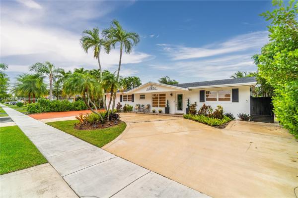 Kendale Lakes No HOA, 14011 SW 82nd St, Kendale Lakes, Florida 33183, image 1