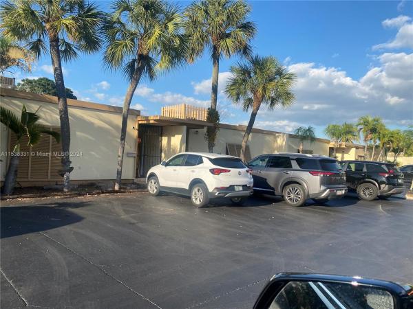 Loch Lomond West, 7011 Crown Gate Ct #7011, Miami Lakes, Florida 33014, image 1