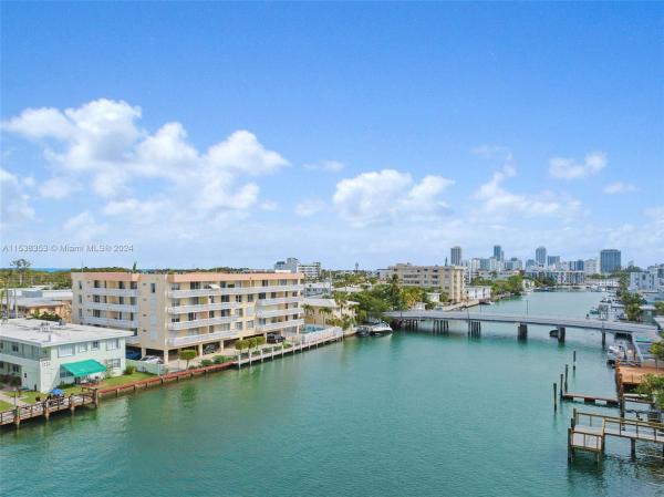 Colonnade Bay, 8530 Byron Ave #404, Miami Beach, Florida 33141, image 2