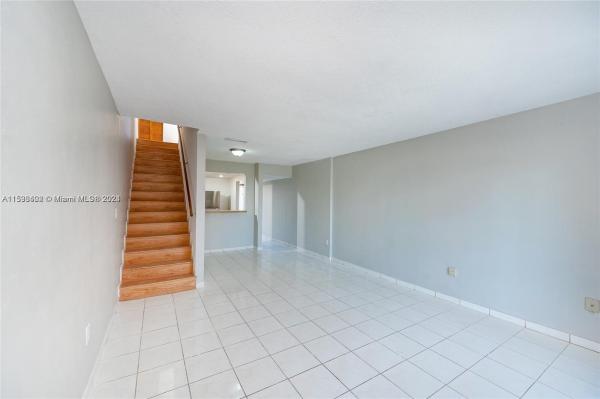 El Camino Real North, 810 SW 105th Ave #502, University Park, Florida 33174, image 1