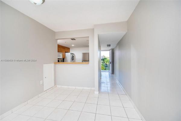 El Camino Real North, 810 SW 105th Ave #502, University Park, Florida 33174, image 2