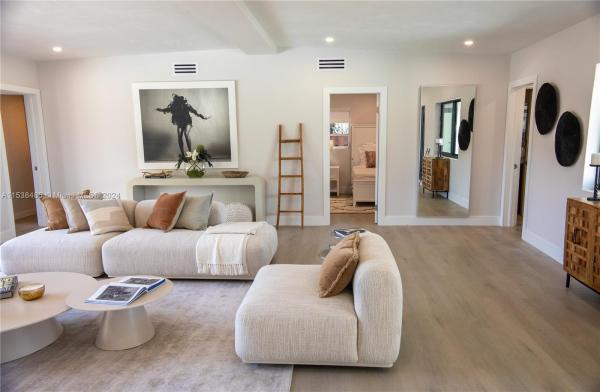 Sky Lake, 2070 NE 187th Dr, North Miami Beach, Florida 33179, image 2