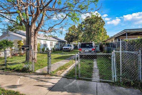 New Haven, 2388 NW 33rd St, Miami, Florida 33142, image 3