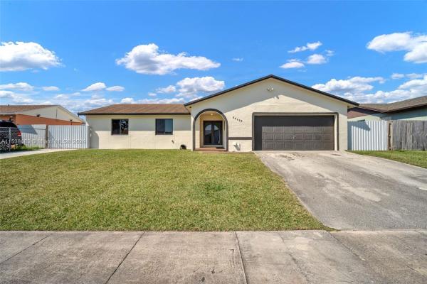 Meadow Wood Manor, 26622 SW 122nd Ct, Three Lakes, Florida 33032, image 3