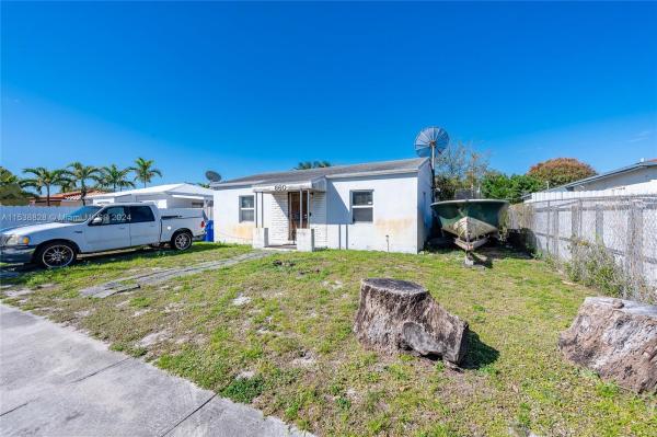 Douglas Commercial Center, 860 NW 35th Ave, Miami, Florida 33125, image 1