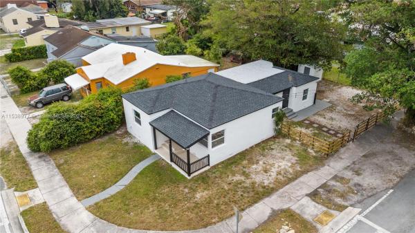Stephens Manor, 954 NW 75th St, Gladeview, Florida 33150, image 1