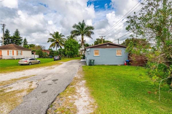 Belle Glade No HOA, 117 E Canal St N, Belle Glade, Florida 33430, image 2