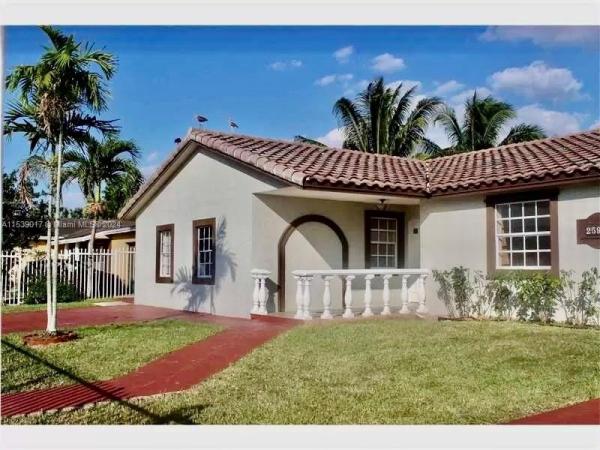 Meadow Wood Manor, 25919 SW 132nd Pl, Princeton, Florida 33032, image 1